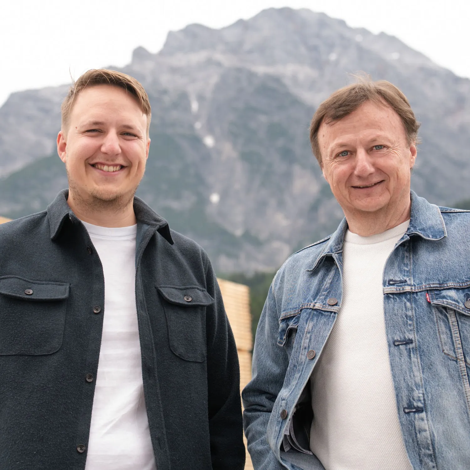 HARTL Holz Fassadengestaltung bunt